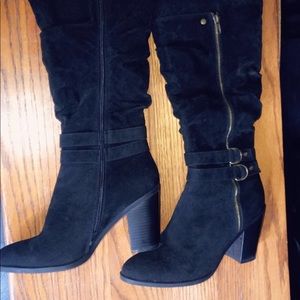 Heeled boots